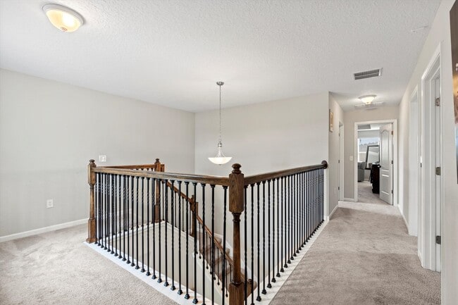Building Photo - Beautiful Home