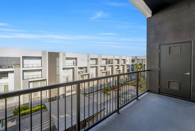 Building Photo - 2775 W Pebble Rd