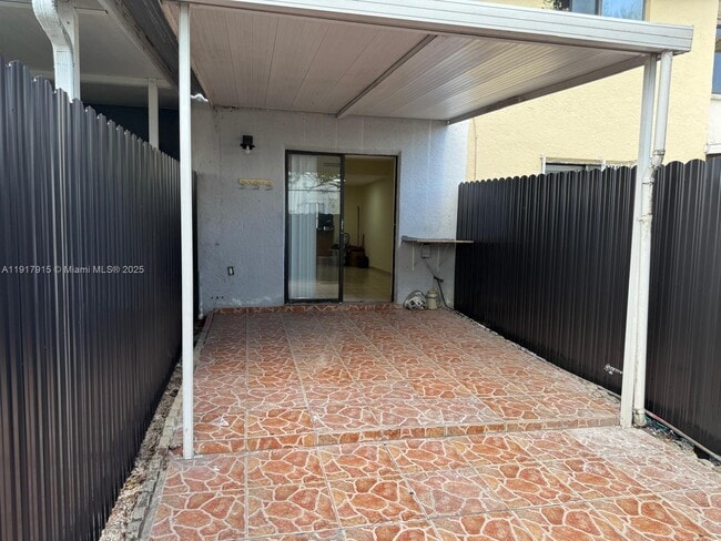 Building Photo - 2310 W 60th St