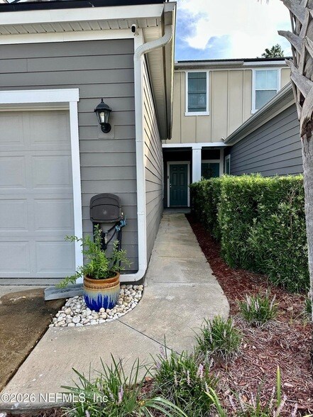 Building Photo - 794 Servia Dr