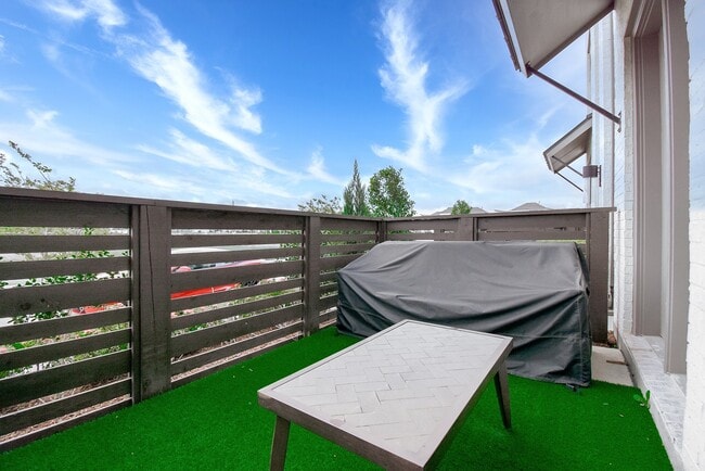 Building Photo - 16635 Bristol Steel Ln