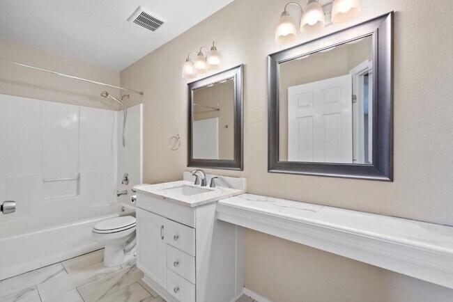 Building Photo - 2301 Redbird Cove