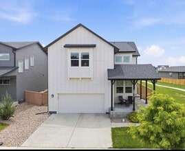 Building Photo - 2933 Biplane St
