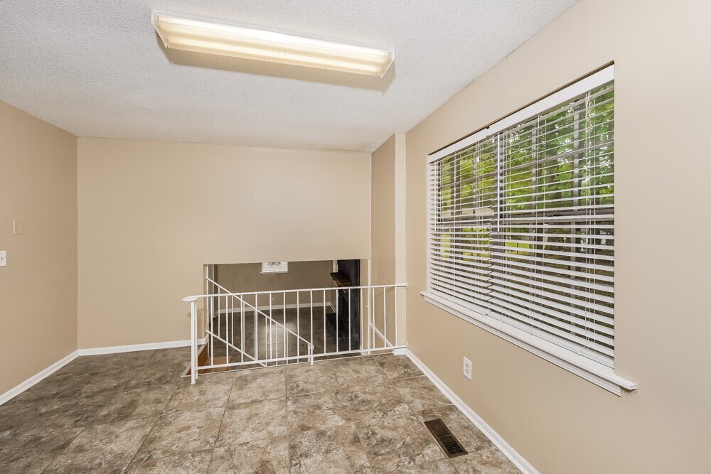 Building Photo - 1416 Maralyn Dr