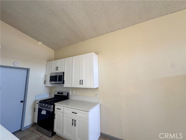 Building Photo - 16209 Juniper St