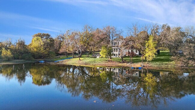 Building Photo - 260 McGraw Ln