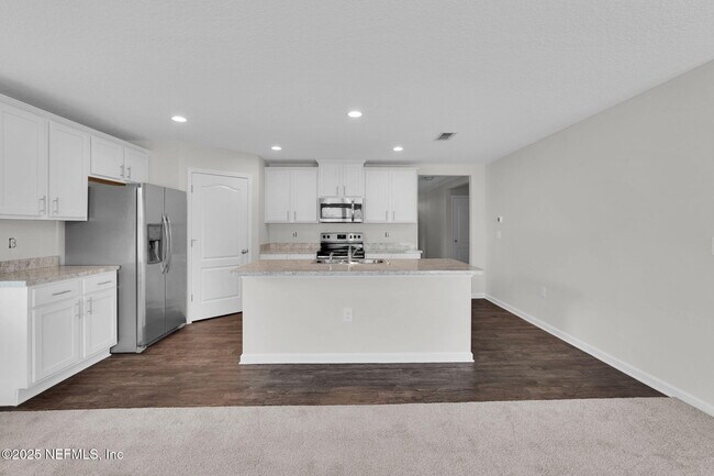 Building Photo - 1983 Pebble Point Dr