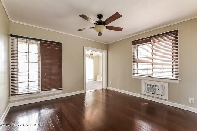 Building Photo - 1428 Riverside Dr