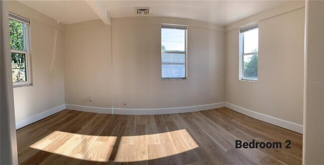 Building Photo - 2301 28th Ave N