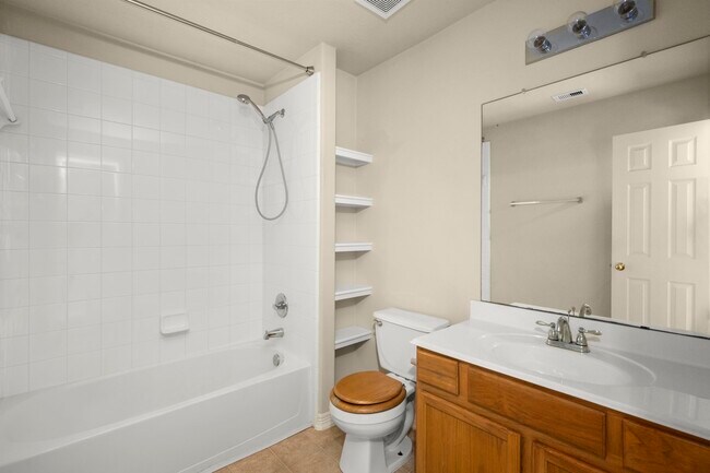 Building Photo - 21130 Field House Ct