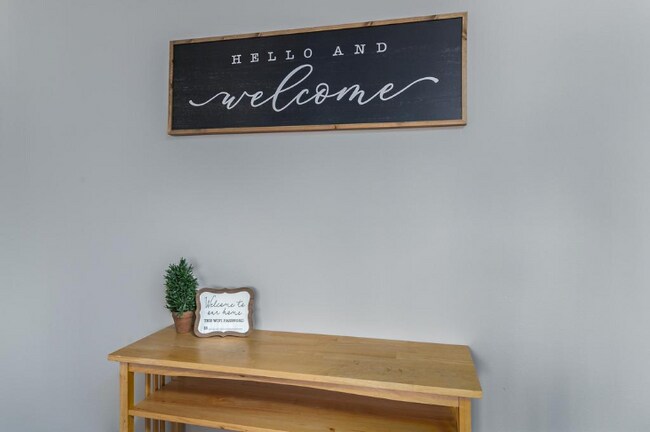 Building Photo - "Charming 2-Bed Oasis with 988 Sq Ft of Comfort in Cheyenne!"