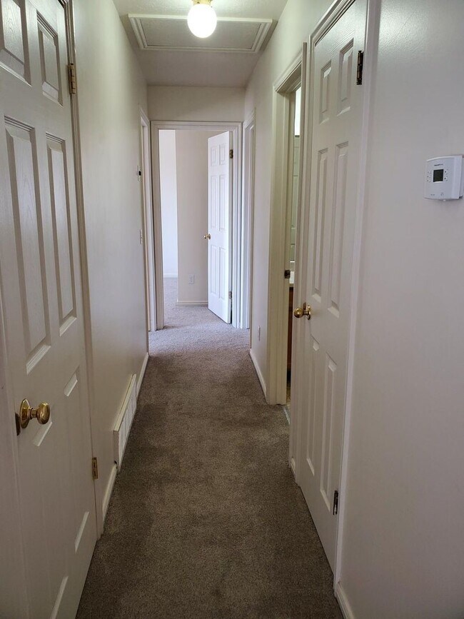 Building Photo - 4 Bedroom House in Clearfield