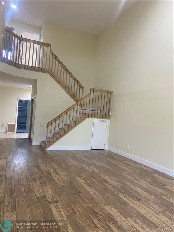 Building Photo - 10478 Lake Vista Cir