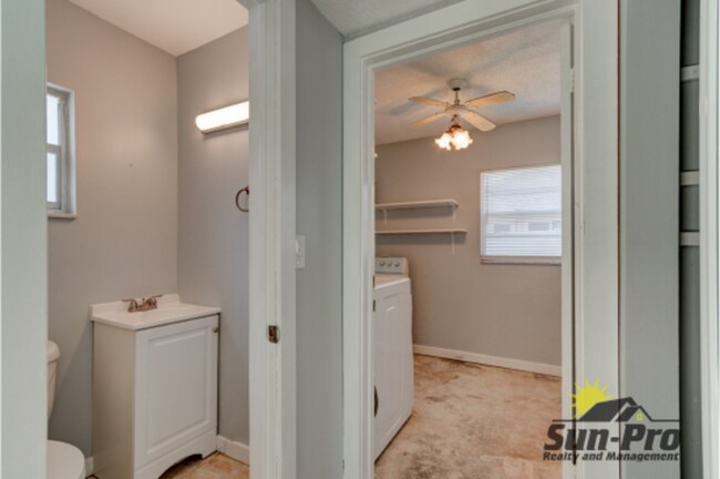 Building Photo - 2903 Lantern Dr