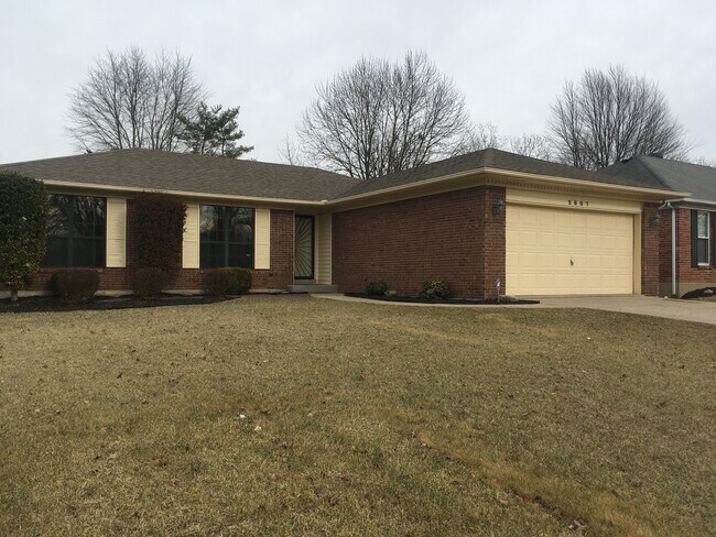 Building Photo - Beautifully Renovated 3 Bedroom 2 Bath Hou...