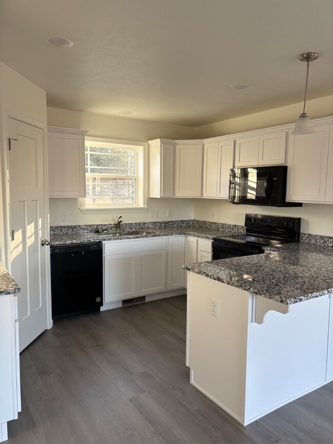 Building Photo - 124 E Sunset Cove Ln