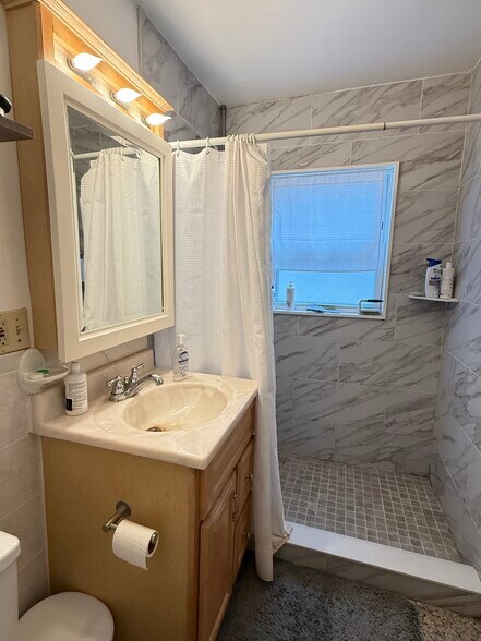 Building Photo - 3 Granite St