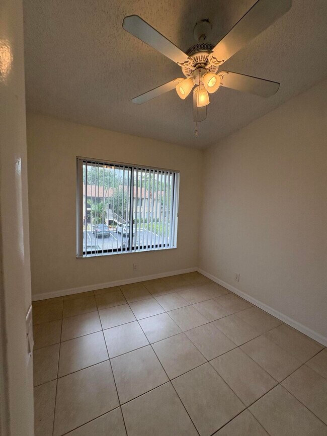 Building Photo - 6552 Arleigh Ct