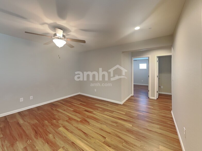 Building Photo - 20773 W Maiden Ln