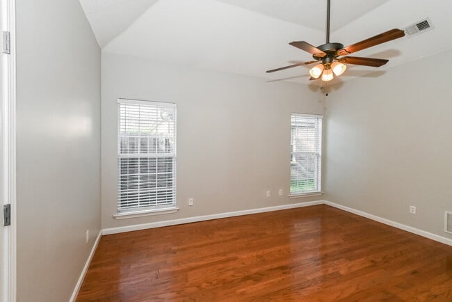Building Photo - 196 Fairway Trace Dr