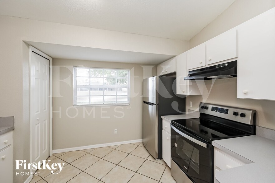 Building Photo - 2565 Vogler Ln