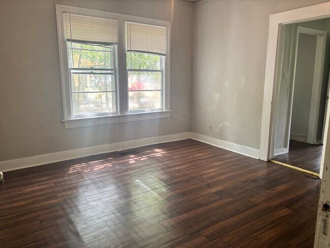 Building Photo - 267 W Leavell Woods Dr