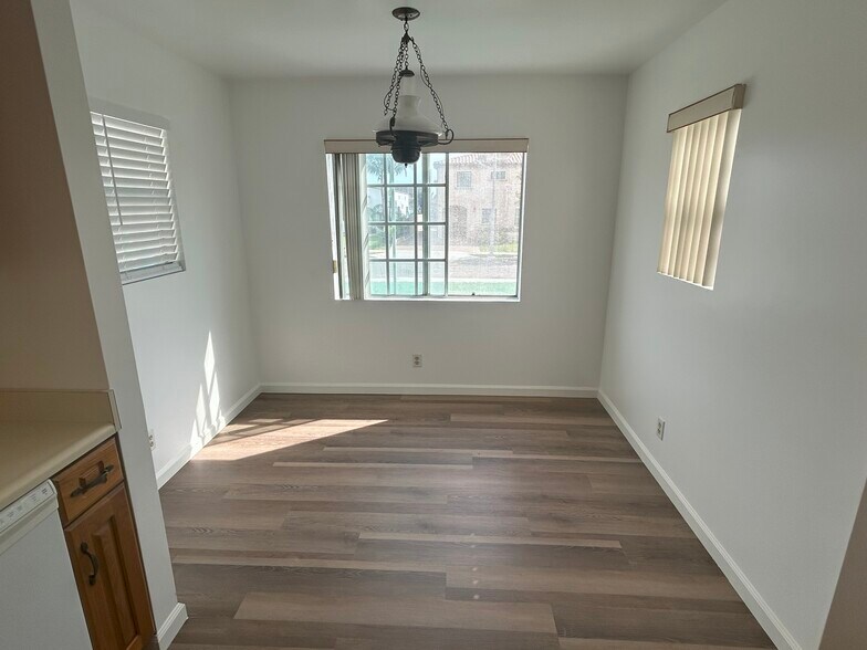 Dining Area - 643 Manchester Ter