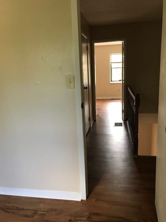 Building Photo - 3 bedroom, 2.5 bathroom townhome: Timber Ridge