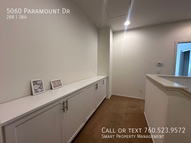 Building Photo - 5060 Paramount Dr