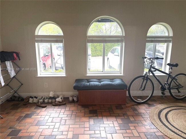 Building Photo - 5116 SW 57th Ave