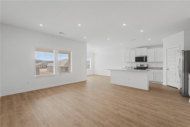 Building Photo - 3021 Laredo Ln