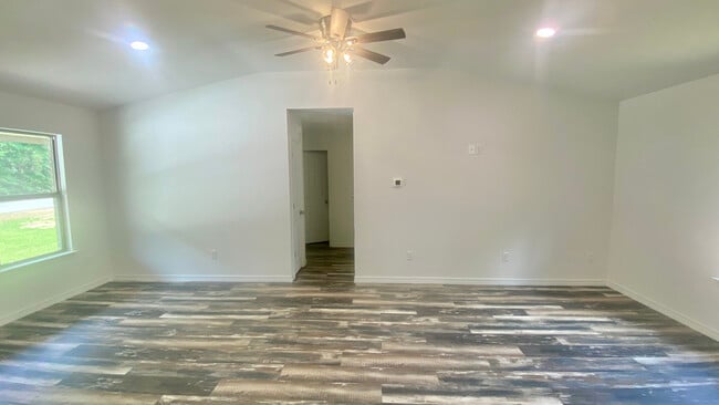 Building Photo - 6850 Boots Ln