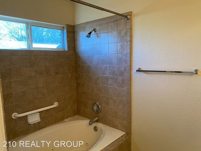 Building Photo - 3 br, 2 bath House - 1810 Mountain Star