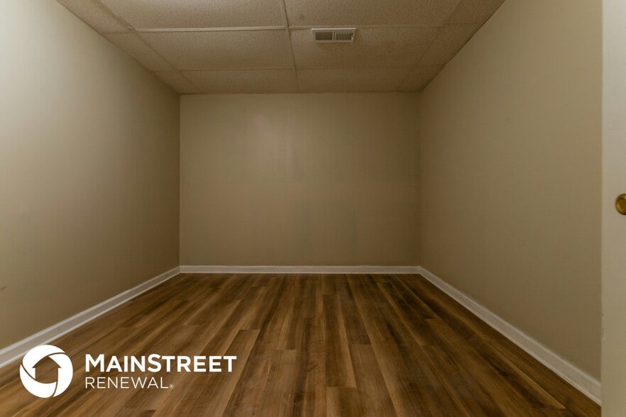 Building Photo - 3175 Rock Creek Dr