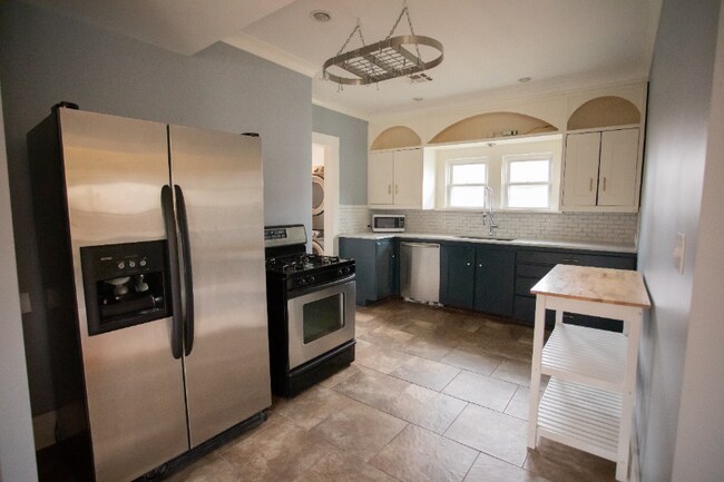 Building Photo - 1412 S St Louis Ave