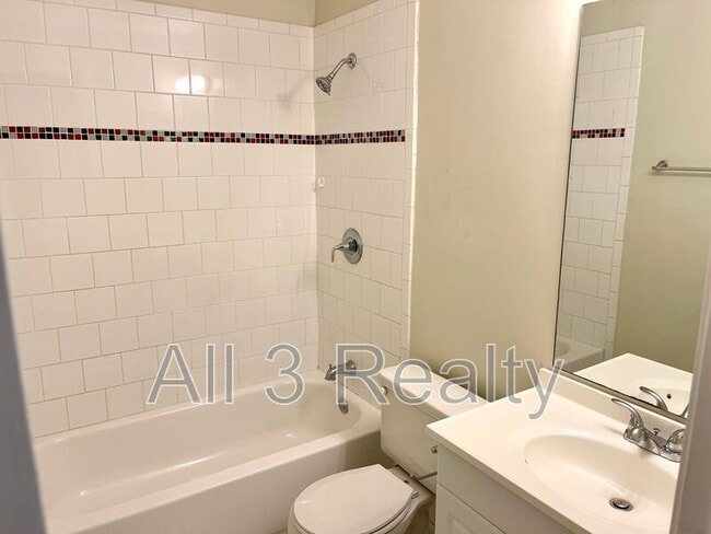 Building Photo - 696 Redland Dr