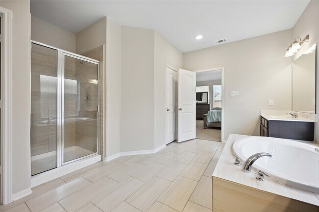 Building Photo - 4611 Hronas Dr