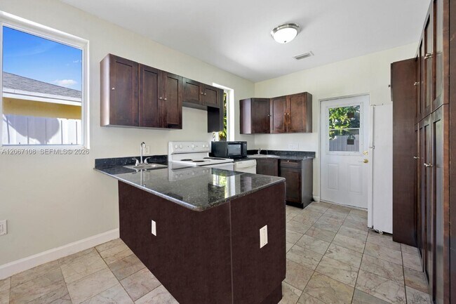Building Photo - 8861 SW 127th Terrace