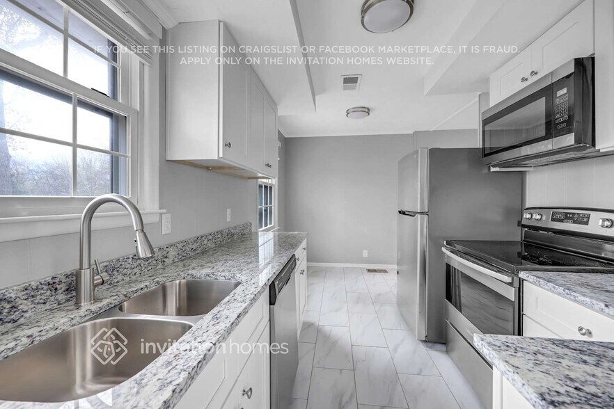 Building Photo - 4806 Jeffery Dr