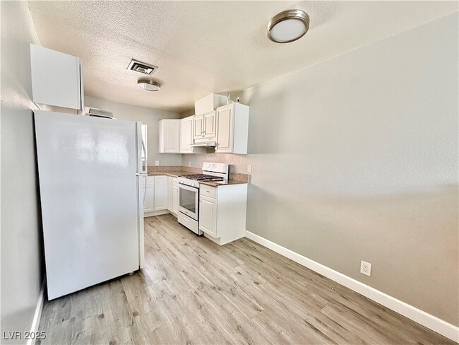 Building Photo - 1720 Cordoba Ln