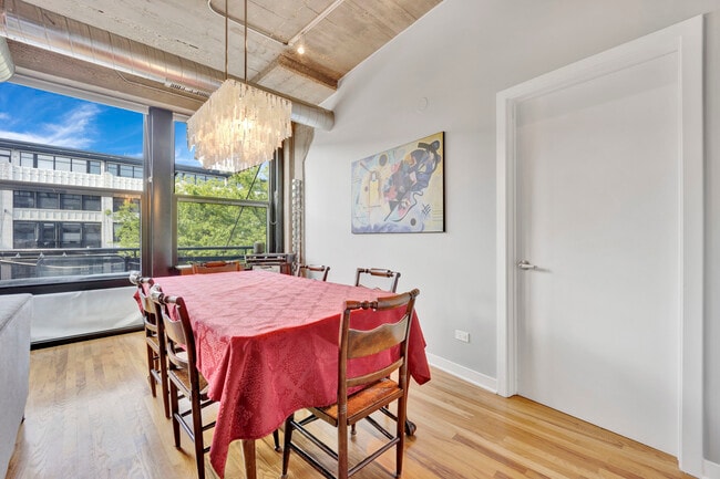 Building Photo - 1111 W 15th St