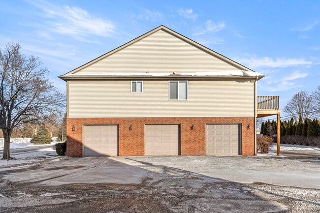 Building Photo - 13165 Turnberry