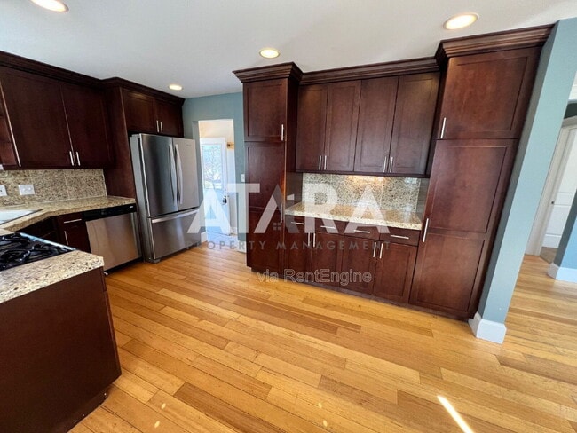 Building Photo - 2559 Wilmington Ave