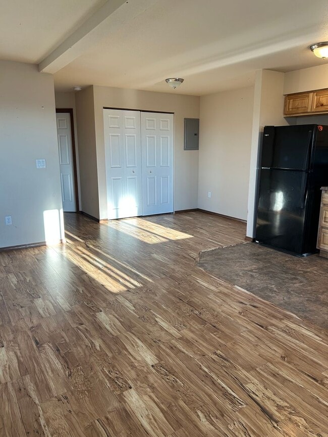 Building Photo - Newer 2 Bedroom 1 Bathroom with a View