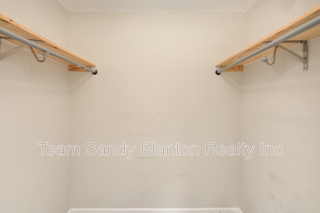 Building Photo - 2217 N 61st Ave
