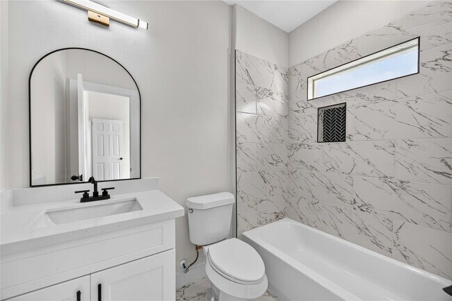 Building Photo - 4357 Elmwood St