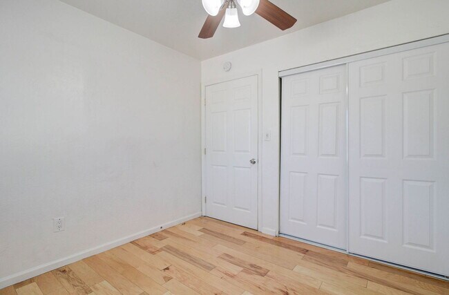 Building Photo - 1501 E Roosevelt St