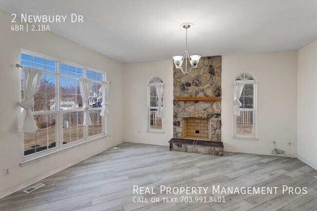 Building Photo - 2 Newbury Dr