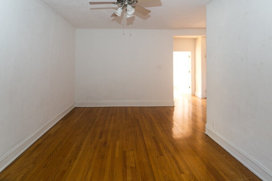Building Photo - 630 W Stratford Pl