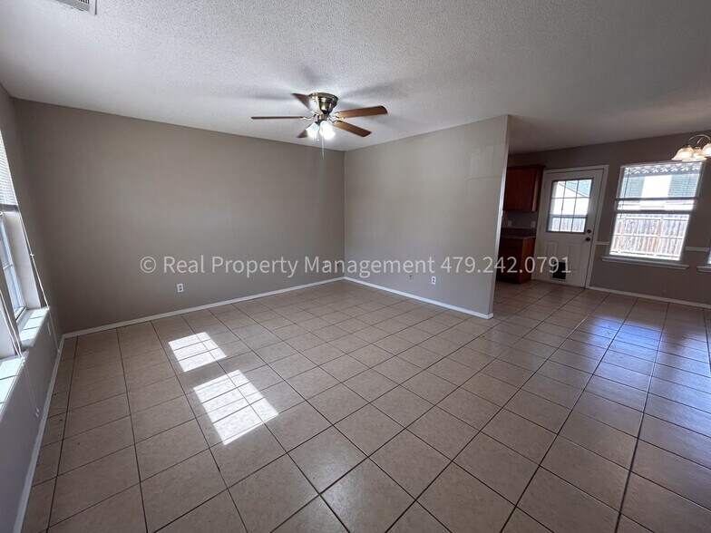 Building Photo - 1805 Cherrybark Bend